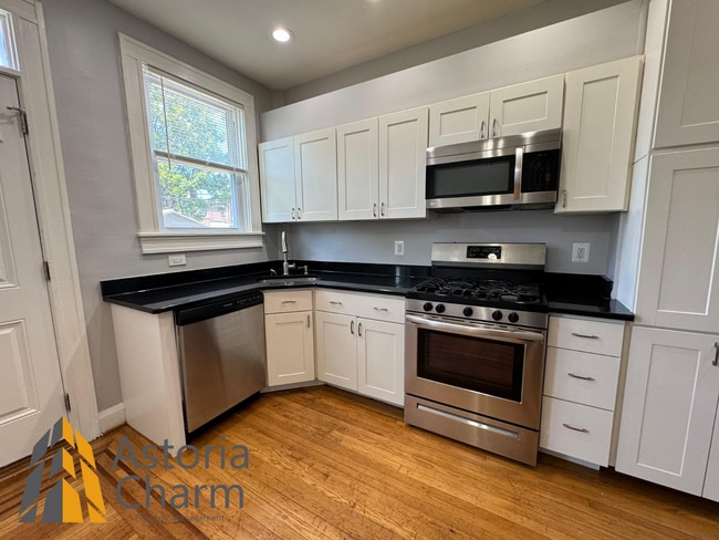 Building Photo - Modern 3 bedroom 1.5 bathroom House for RENT!