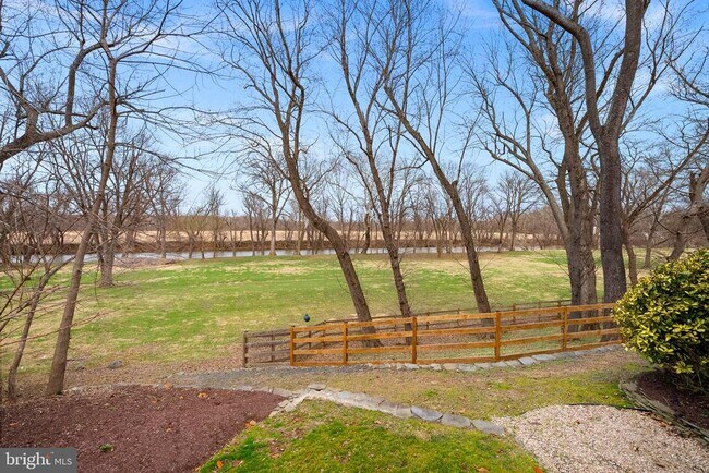 Building Photo - 19451 Youngs Cliff Rd