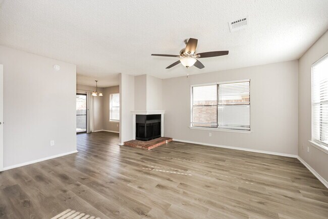 Building Photo - 829 Wyndham Pl