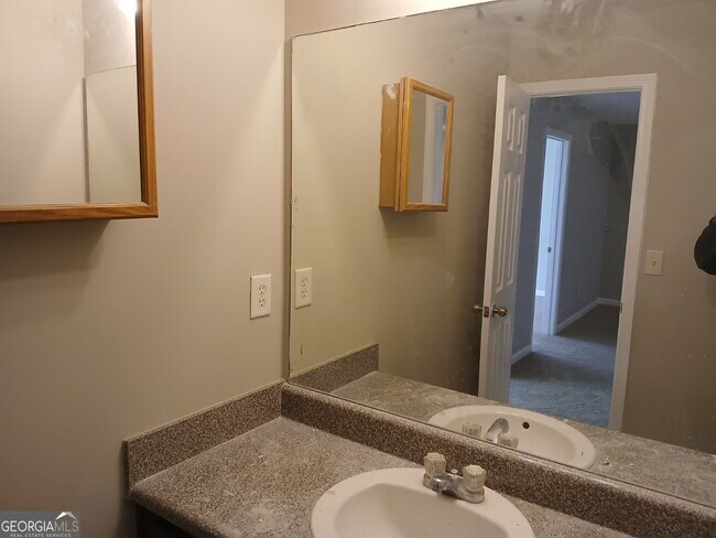 Building Photo - 5190 Hanover St