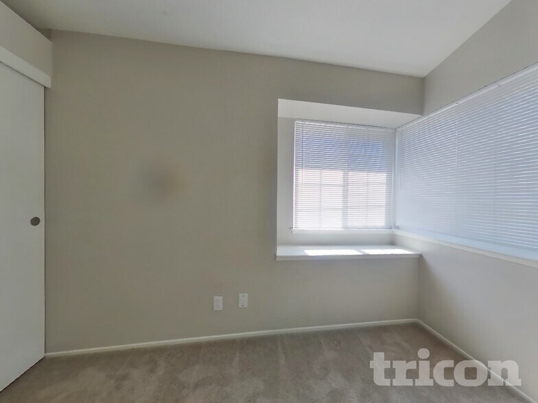 Building Photo - 254 Voyager Dr