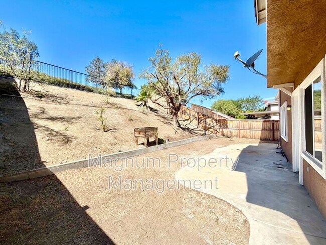 Building Photo - 29751 Maxmillian Ave