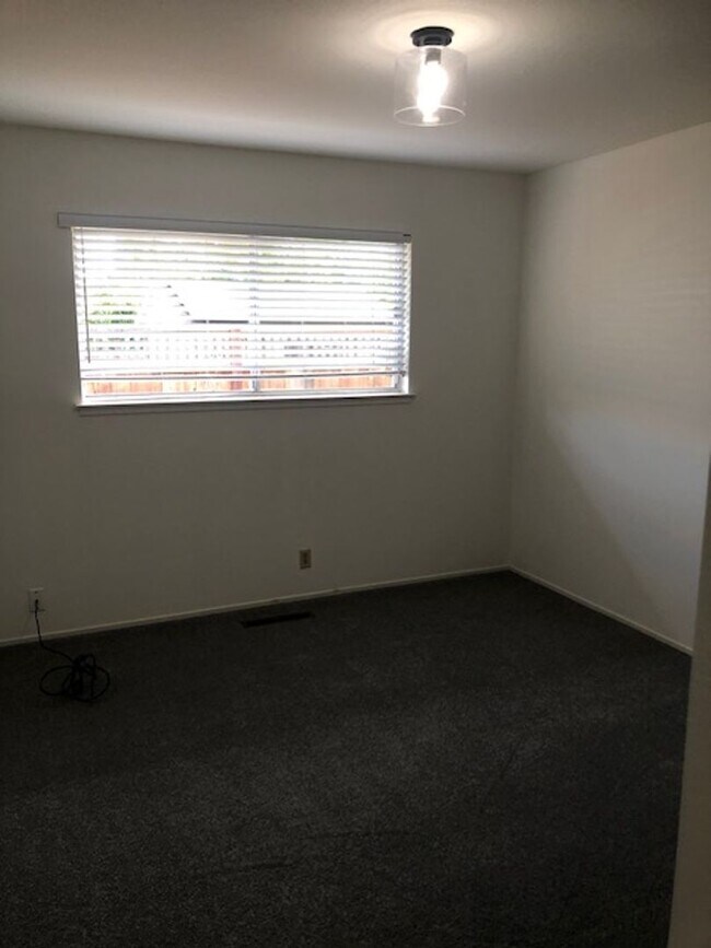 Building Photo - 5800 San Juan Way