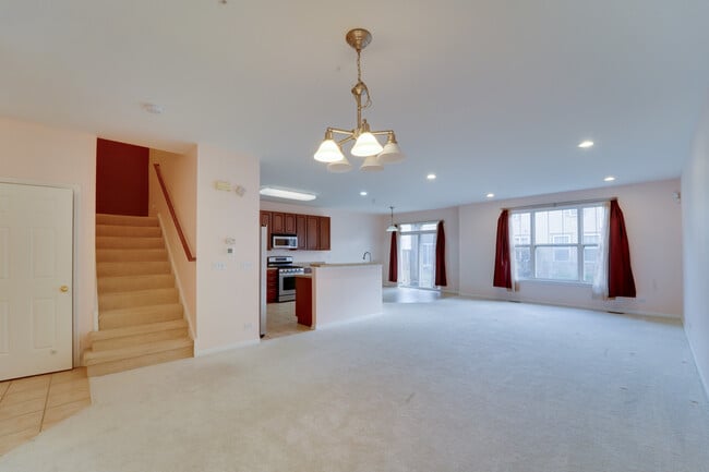 Building Photo - 1838 Crenshaw Cir