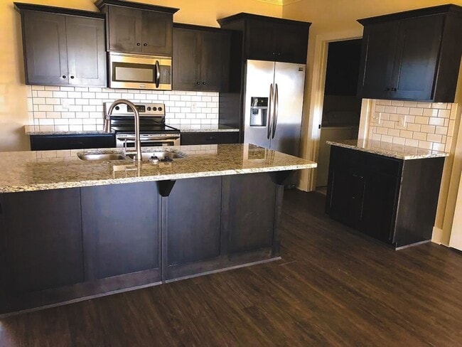 Building Photo - BEAUTIFUL HOME IN GREAT LOCATION!