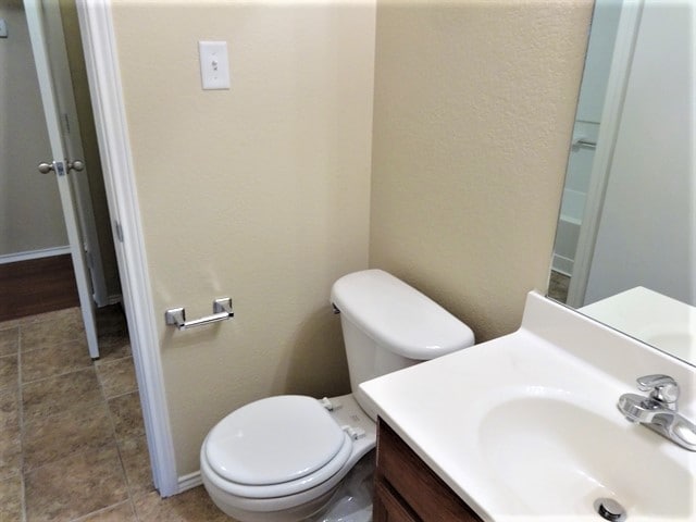 Building Photo - 818 La Sierra Ct