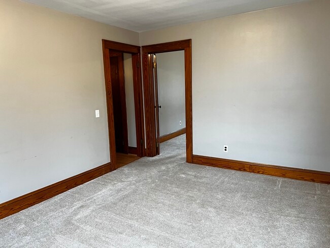 Building Photo - 24 Lawncrest Rd