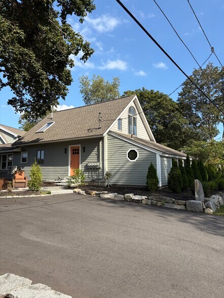 Primary Photo - 11 Post Rd