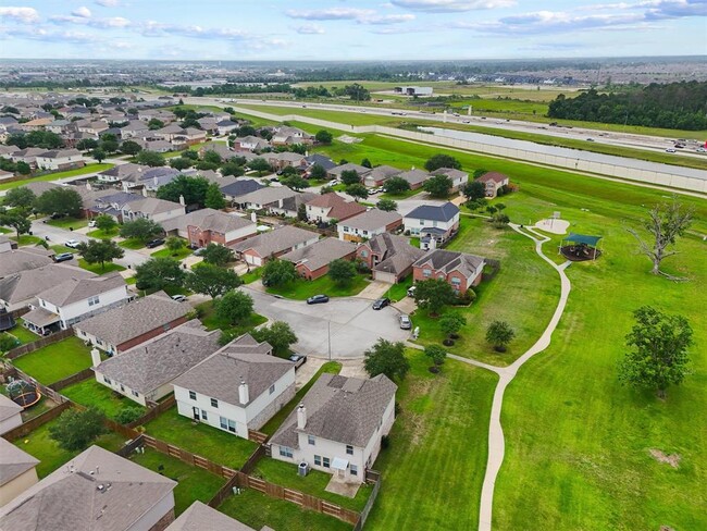 Building Photo - 8342 Loetsch Ridge Way