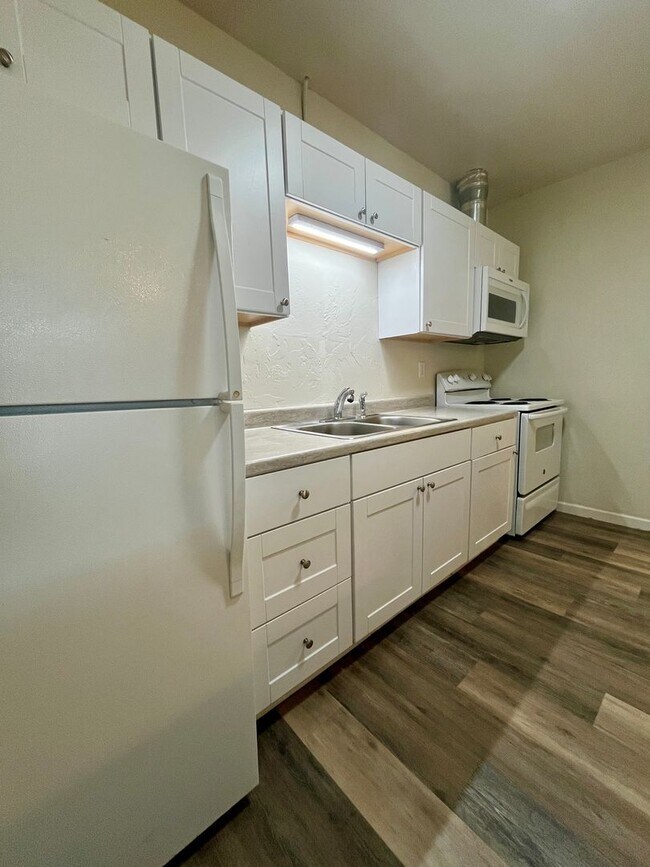 Building Photo - (WWA) 1 bedroom/1 bathroom