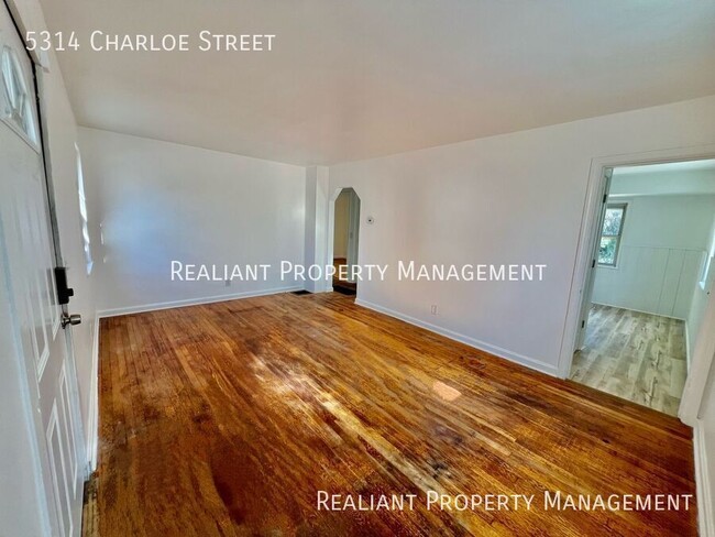 Building Photo - 5314 Charloe St