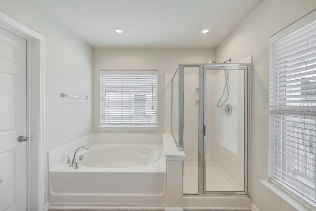 Building Photo - 230 Cameron St