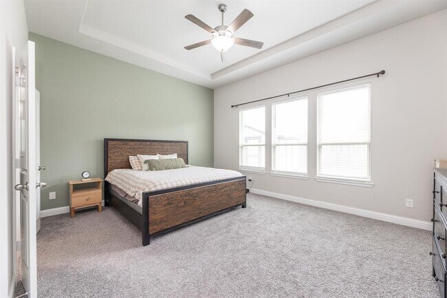 Building Photo - 15215 Holloway Hls Trl