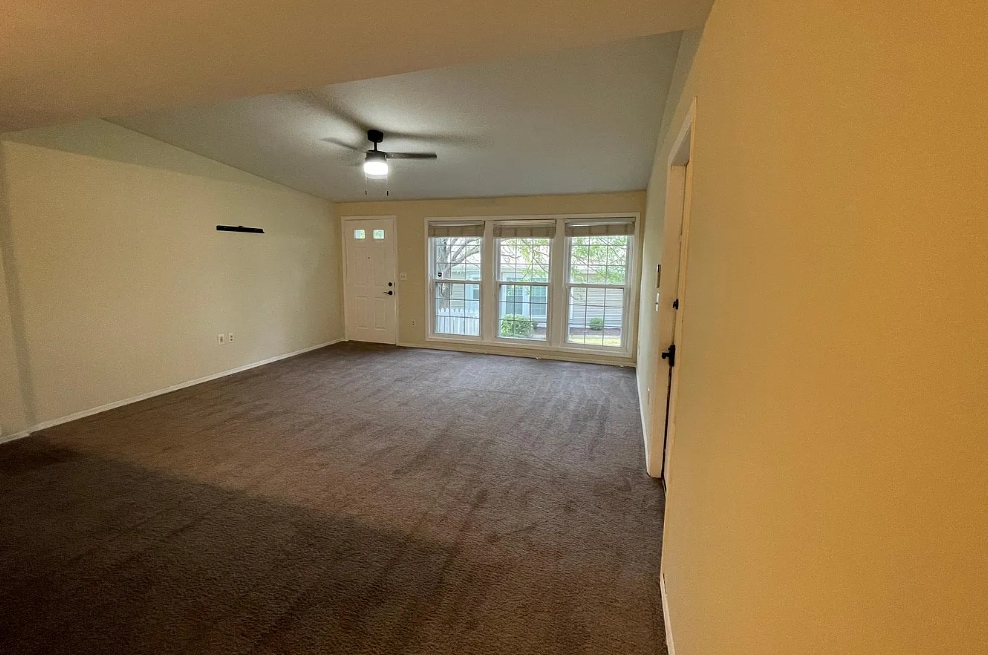Building Photo - 2213 Cinnabar Pl