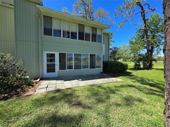 Building Photo - 582 Fairways Cir