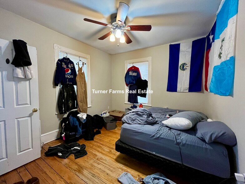 Building Photo - 124 Calumet St