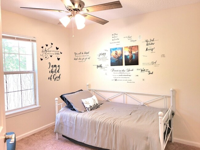 Building Photo - 5260 Collins Rd