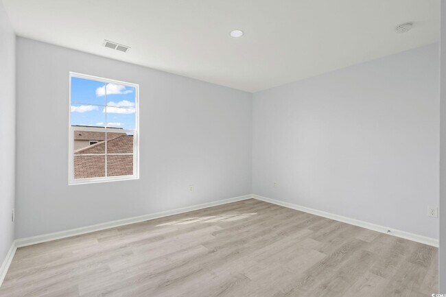 Building Photo - 336 Hidden Cove Dr