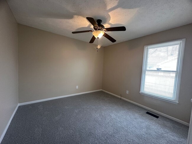 Building Photo - 5598 Arapahoe Ct