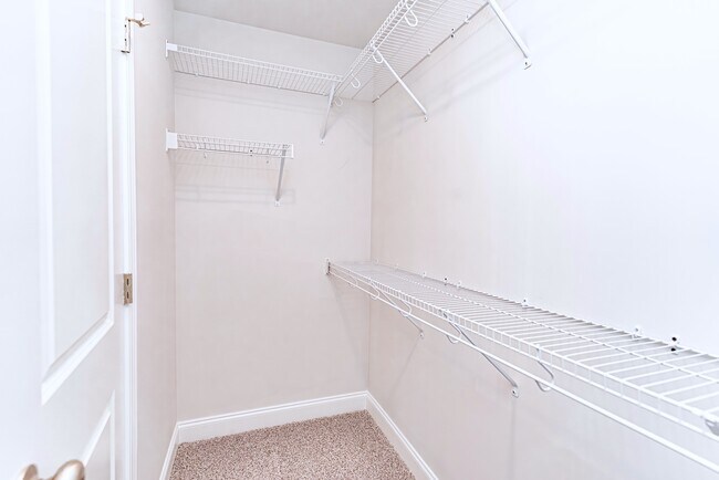 Building Photo - 819 Marple Pl