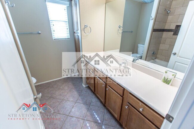 Building Photo - 4808 W Allen St