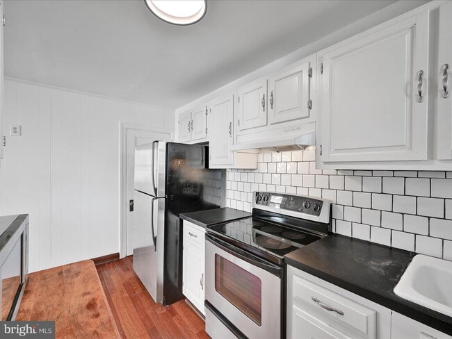 Building Photo - 2814 St Marys Rd