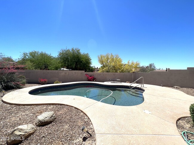 Building Photo - 13867 E Paradise Ln