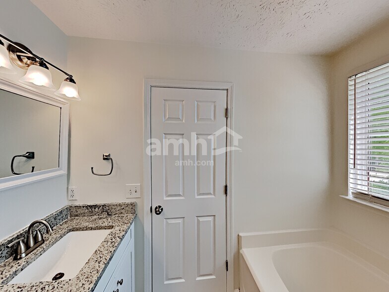 Building Photo - 2999 Storybook Ln