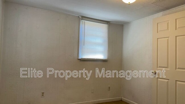 Building Photo - 1506 1/2 Spruce St