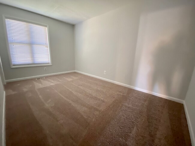 Building Photo - 5805 Dockridge Ct