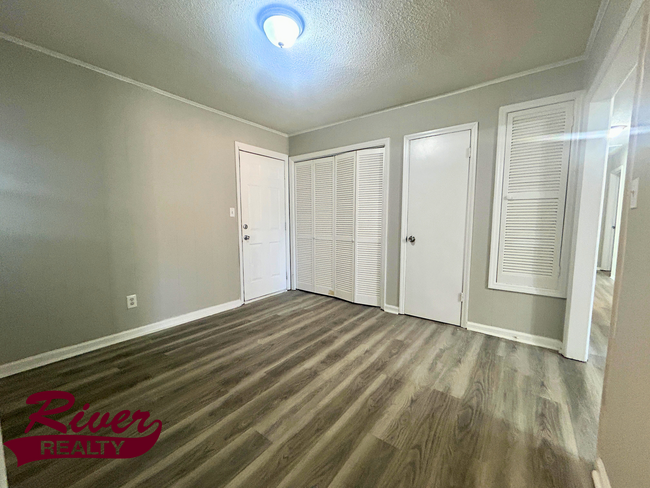 Building Photo - | $1475 | Beautiful 4-Bedroom, 2-bathroom ...