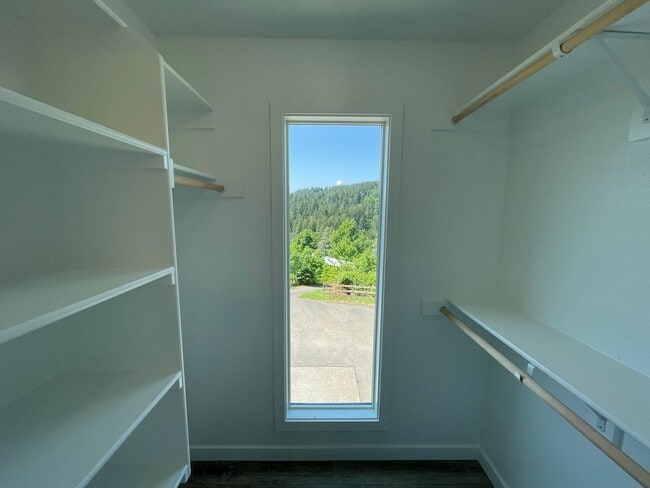 Building Photo - 27 Acres of Private Valley Remodeled Home In Damascus 3Bd/3Ba with Basement!!! Beautiful Deck wit...