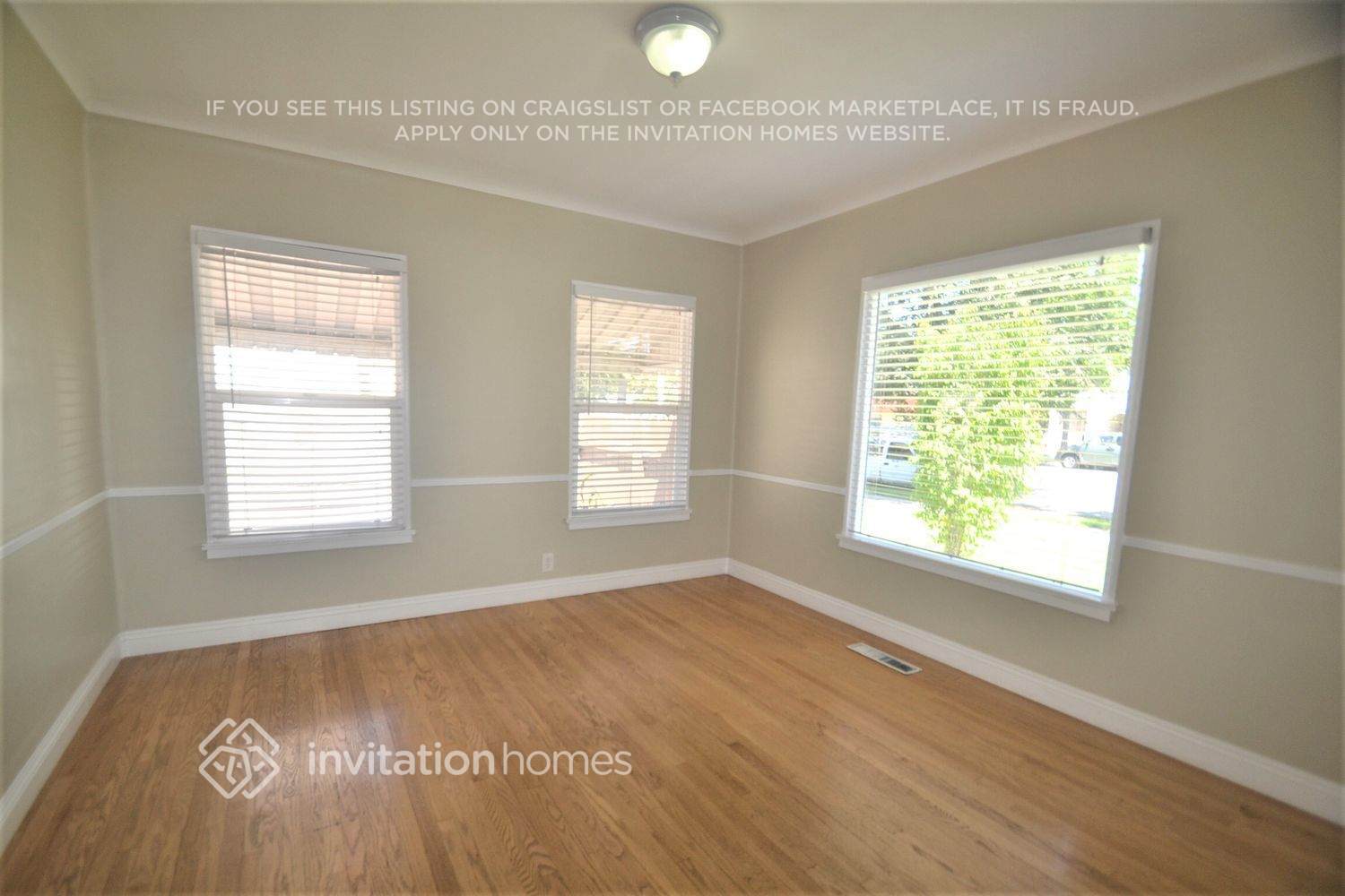 Building Photo - 11452 Hadley St