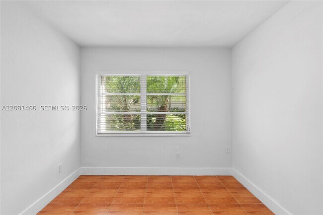 Building Photo - 14013 SW 90th Ave