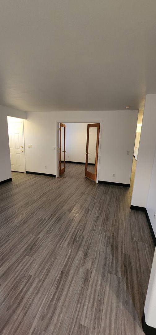 Building Photo - Newly Remodeled 3BR/2BA