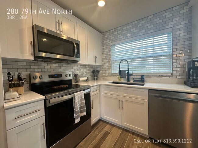 Building Photo - 280 79th Ave N