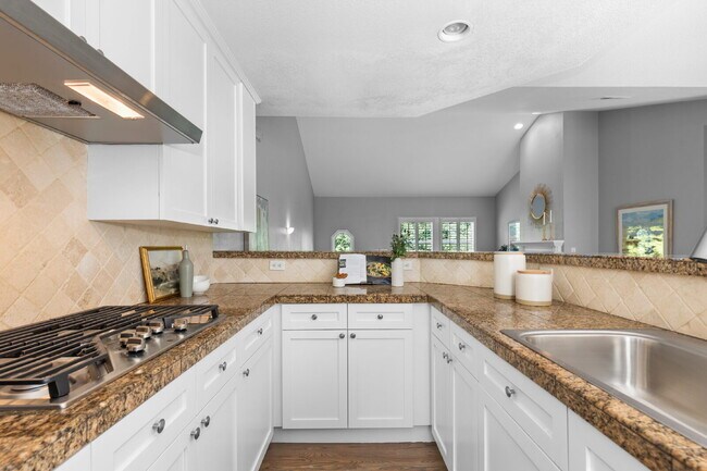Building Photo - $3,350.00 - 2 Bedroom, 2.5 Bathroom Condo ...