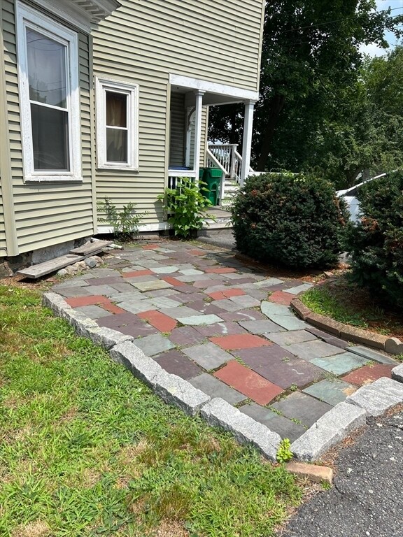 Building Photo - 76 Chestnut St