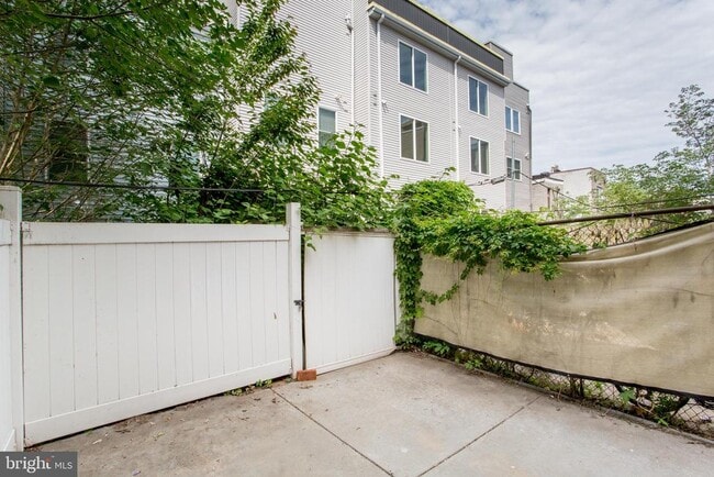 Building Photo - 2043 Gerritt St