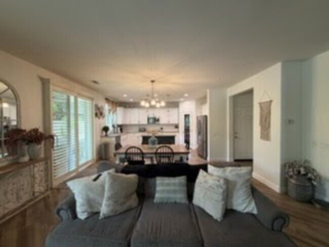 Building Photo - 34253 Chaparossa Dr