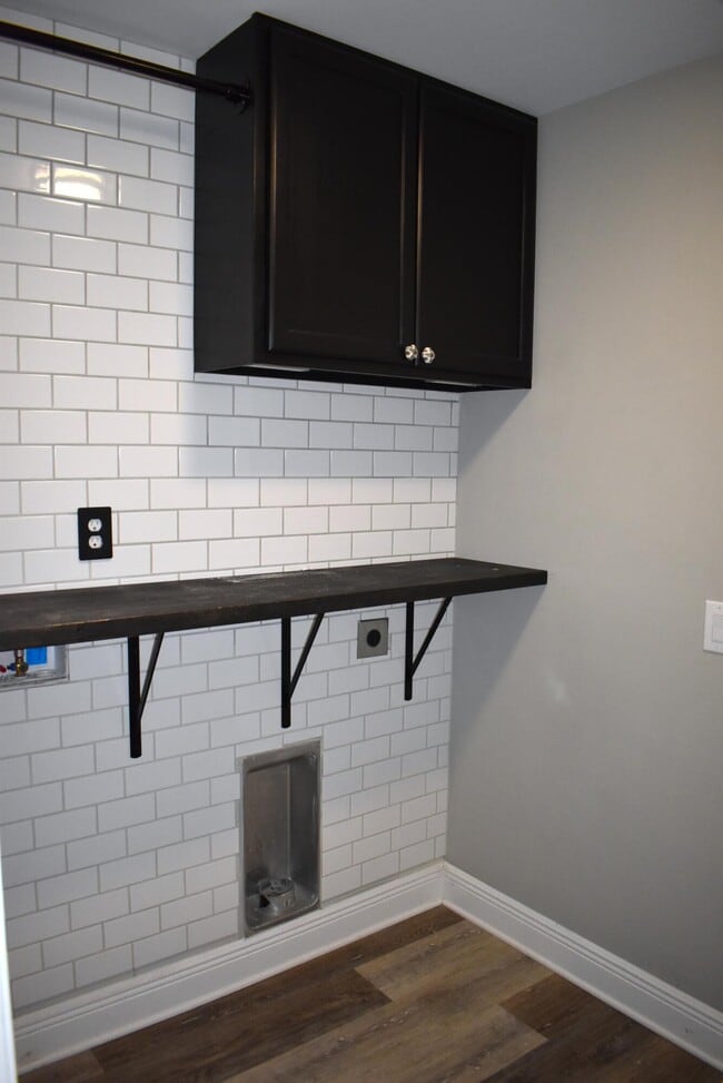 Building Photo - 8131 Toledo St