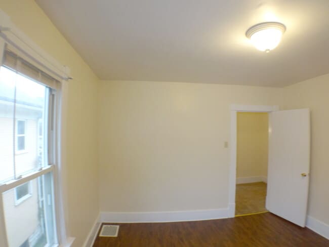 Building Photo - West Street Townhouses