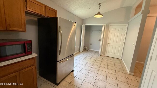 Building Photo - 8366 Rocky Creek Dr