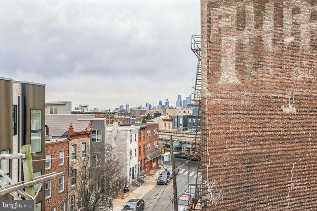 Building Photo - 2216 Emerald St