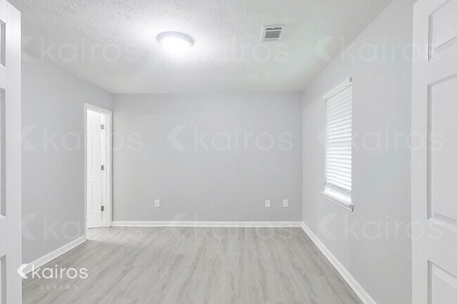 Building Photo - 365 Big Oak Cir.