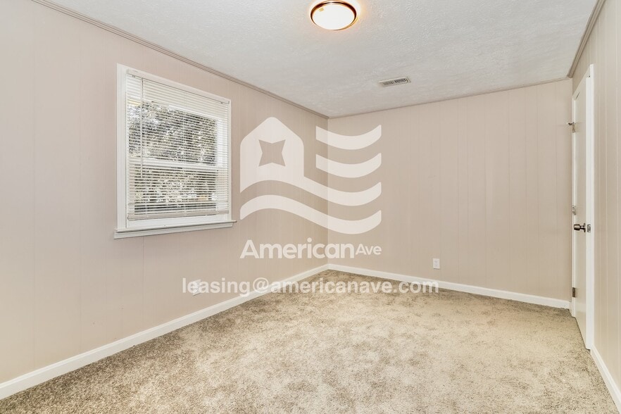 Building Photo - 3814 Franklin St