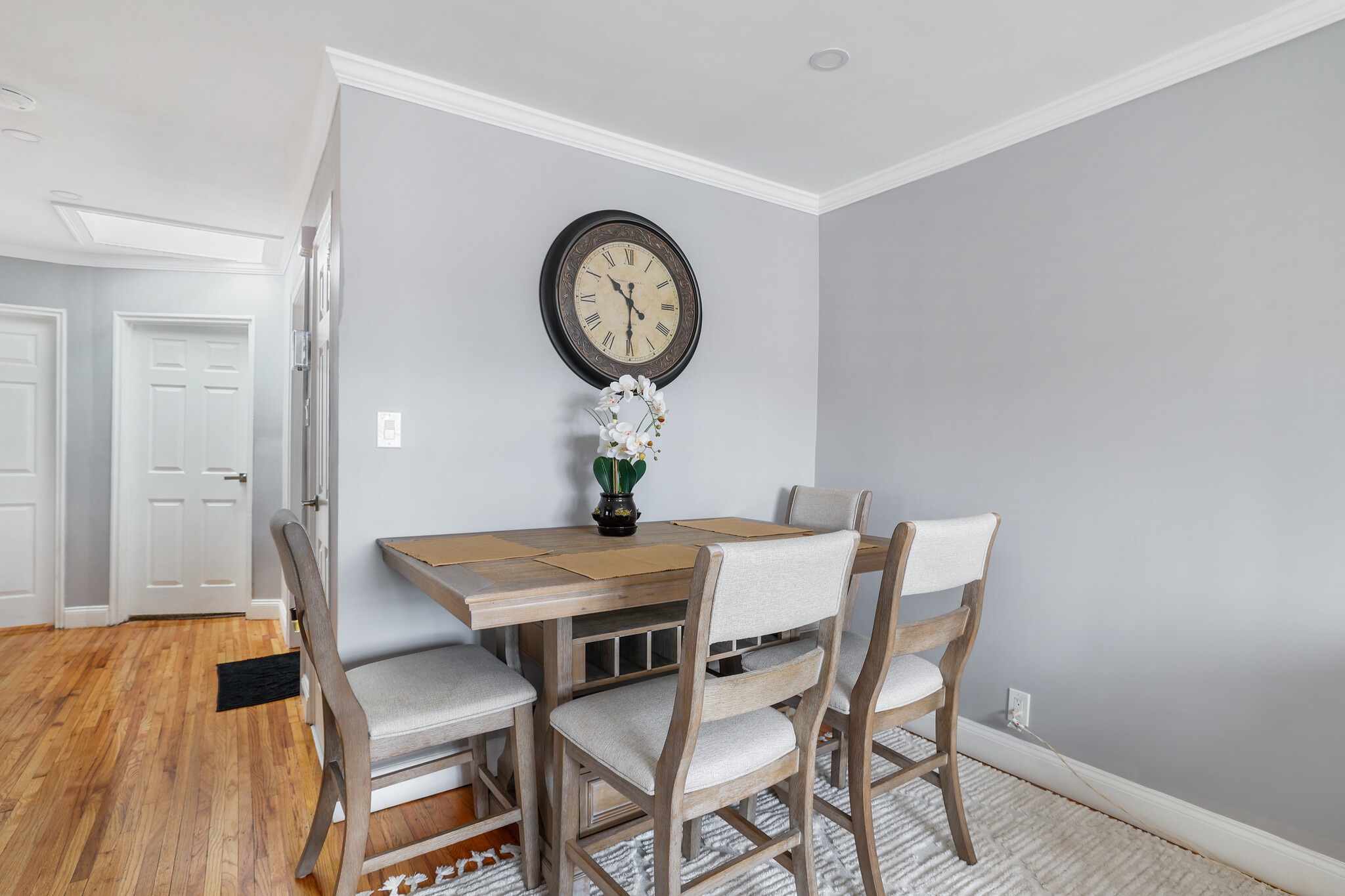 living/dining room - 6312 Beach Channel Dr