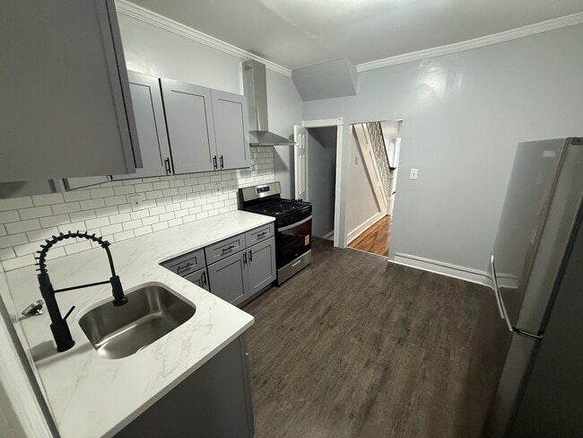 Building Photo - 1006 Spruce St