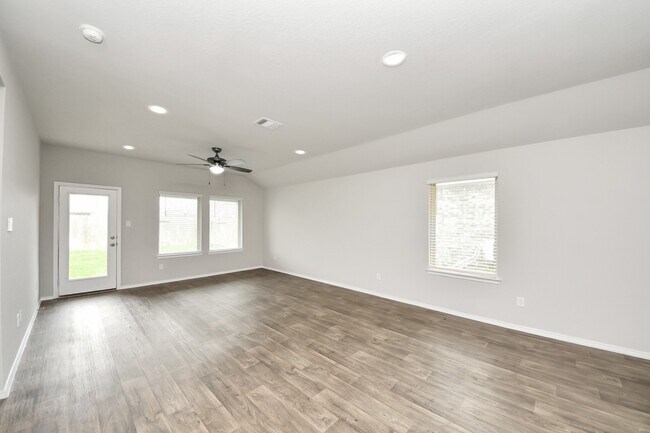 Building Photo - 16916 Rich Pines Dr