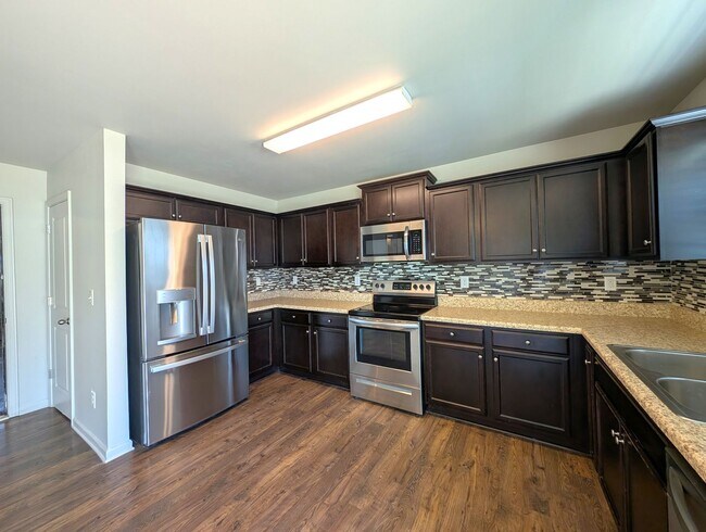 Building Photo - Charming home located in the Apple Creek Community in Dallas NC!